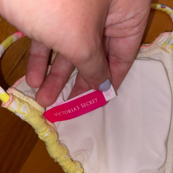 VSSWIM yellow triangle top - Picture 3 of 3